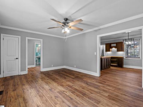 17 Crystal Avenue Greenville SC 29605