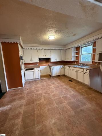 3 Piedmont Avenue Greenville SC 29611