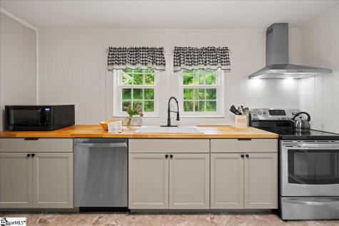 174 Holliday Road Six Mile SC 29682