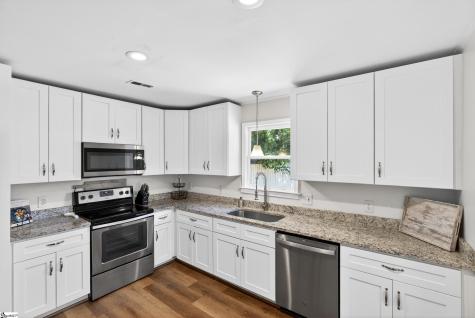7 Burns Circle Greenville SC 29605