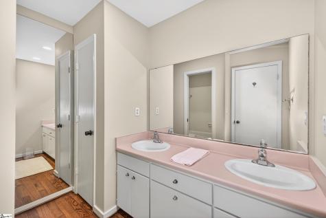 434 Henderson Road Greenville SC 29607