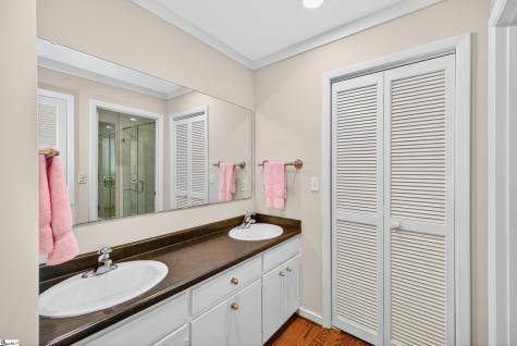 434 Henderson Road Greenville SC 29607