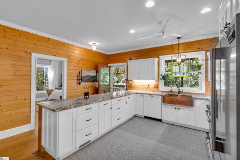 512 Cliff Ridge Drive Cleveland SC 29635
