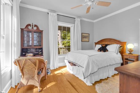 512 Cliff Ridge Drive Cleveland SC 29635