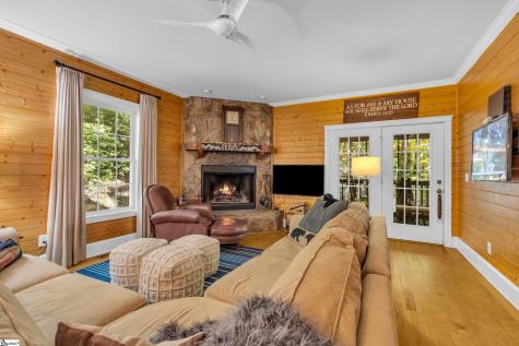 512 Cliff Ridge Drive Cleveland SC 29635