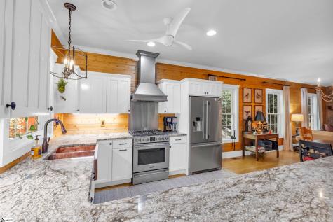 512 Cliff Ridge Drive Cleveland SC 29635