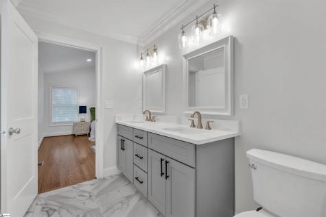 13 Pleasant Ridge Avenue Greenville SC 29605
