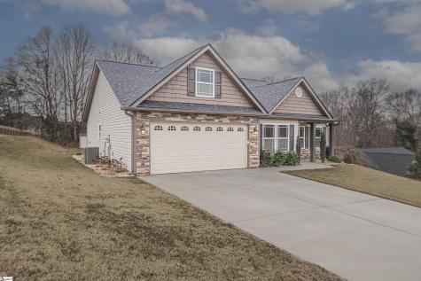211 Daybreak Court Wellford SC 29385