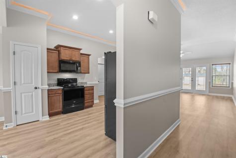 211 Daybreak Court Wellford SC 29385