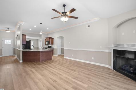 211 Daybreak Court Wellford SC 29385
