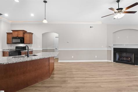 211 Daybreak Court Wellford SC 29385