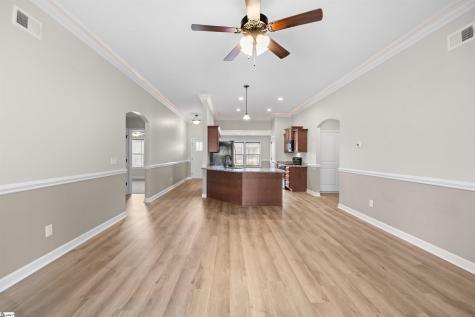 211 Daybreak Court Wellford SC 29385