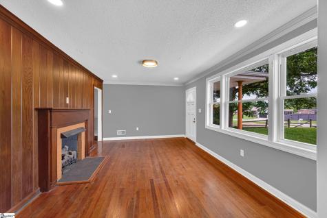 1010 Log Shoals Road Mauldin SC 29662