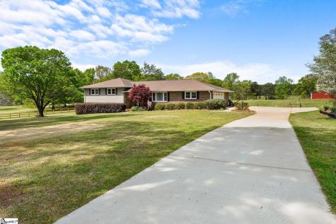124 Center Pointe Road Belton SC 29672