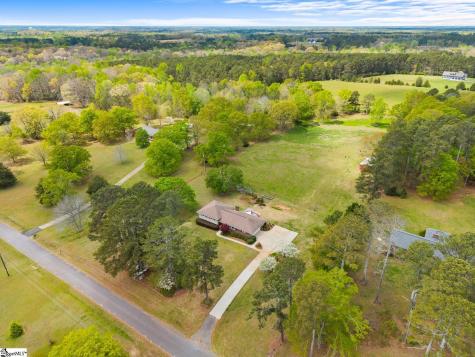 124 Center Pointe Road Belton SC 29672