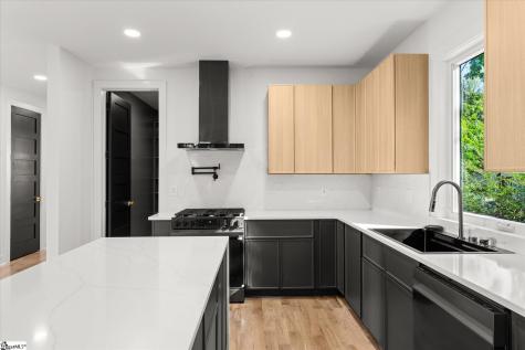 18 Doe Street Greenville SC 29611