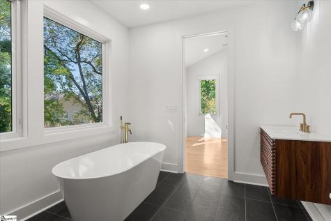 18 Doe Street Greenville SC 29611