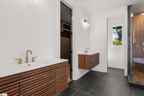 18 Doe Street Greenville SC 29611