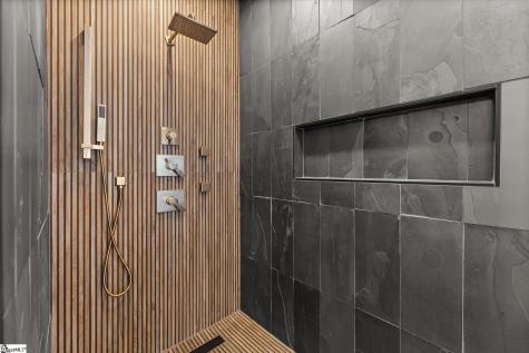 18 Doe Street Greenville SC 29611