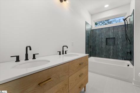 18 Doe Street Greenville SC 29611