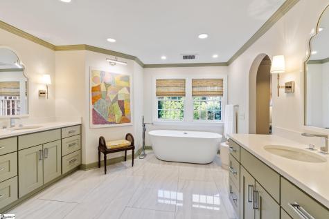 48 Ridgeland Drive Greenville SC 29601
