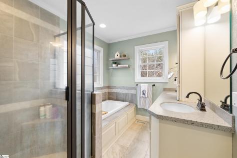 5754 Highway 20 Donalds SC 29638