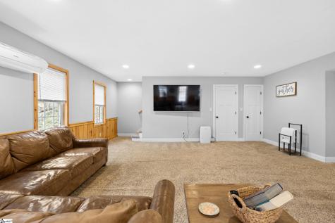 5754 Highway 20 Donalds SC 29638