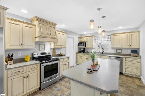 5754 Highway 20 Donalds SC 29638