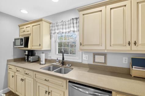 5754 Highway 20 Donalds SC 29638