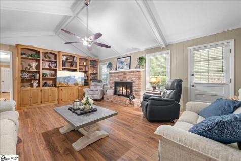 103 Hollymont Court Simpsonville SC 29681