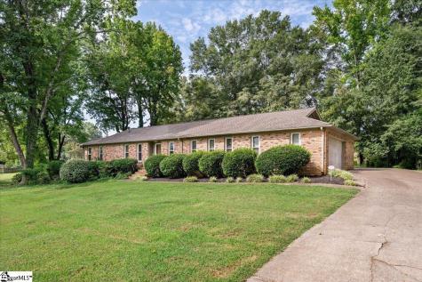 103 Hollymont Court Simpsonville SC 29681