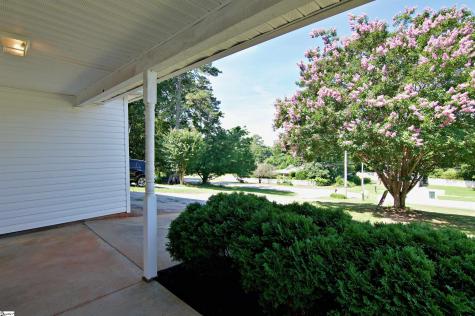 305 N Chestnut Street Seneca SC 29678
