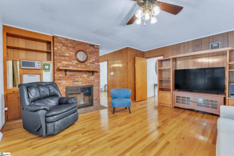 222 Hillcrest Circle Anderson SC 29624