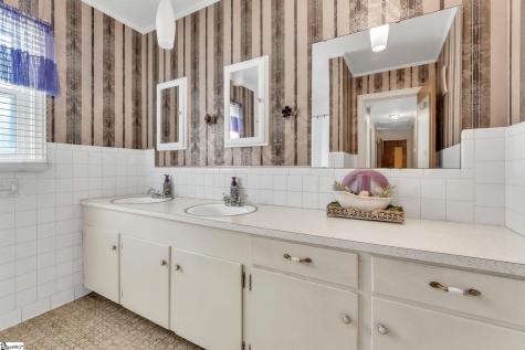 222 Hillcrest Circle Anderson SC 29624