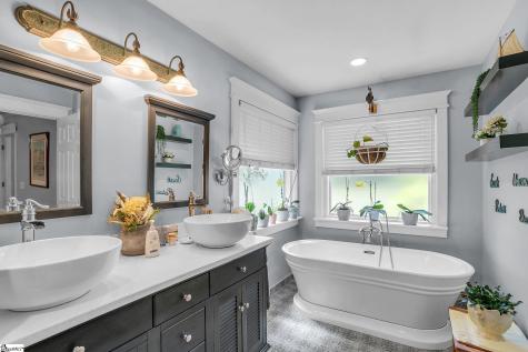 211 Tripp Street Williamston SC 29697