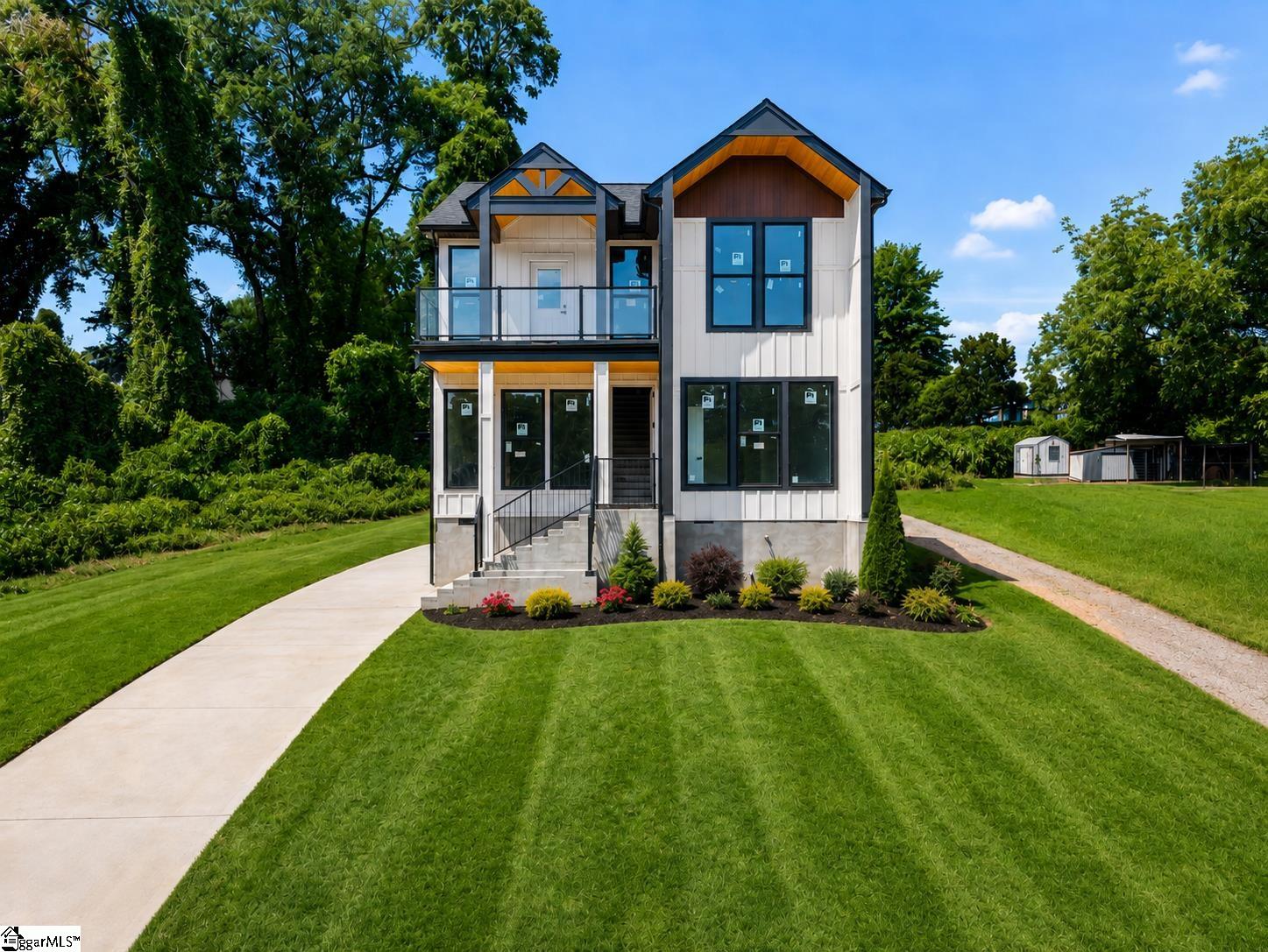 33 Happy Avenue Greenville SC 29609
