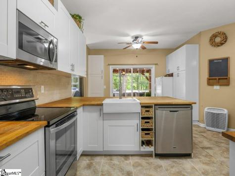 543 Thorn Cove Lane Chesnee SC 29323