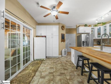 543 Thorn Cove Lane Chesnee SC 29323