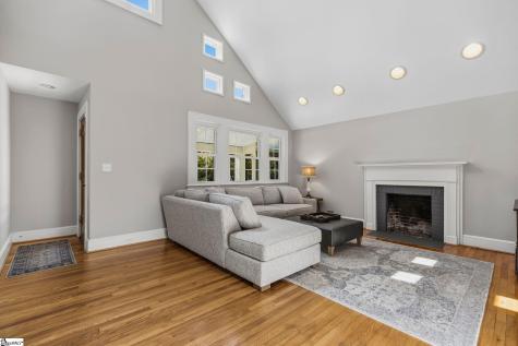 19 E Mountainview Avenue Greenville SC 29609
