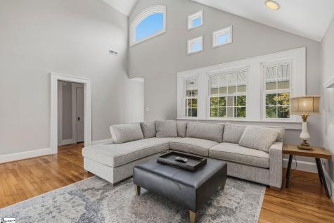 19 E Mountainview Avenue Greenville SC 29609