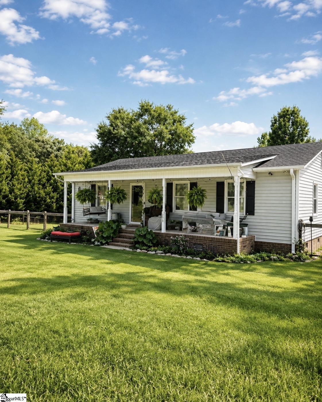 10479 Highway 101 Gray Court SC 29645