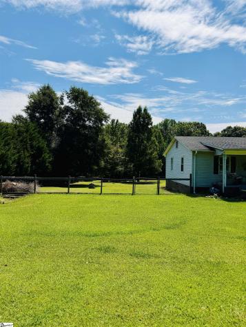 10479 Highway 101 Gray Court SC 29645