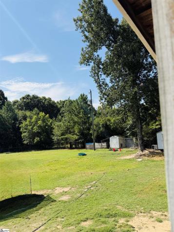 10479 Highway 101 Gray Court SC 29645