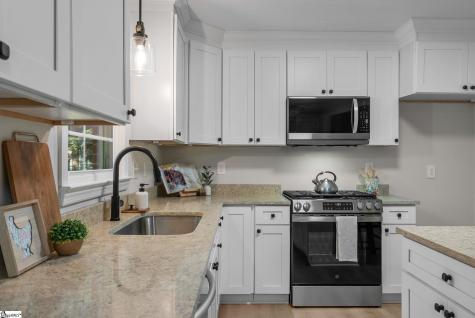 208 Spring Drive Easley SC 29642