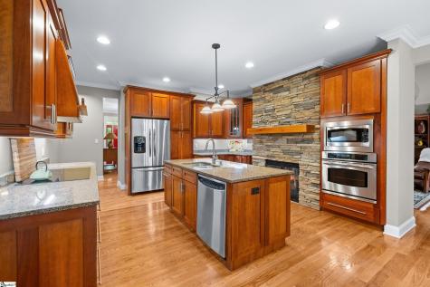 401 W Rockcliff Court Seneca SC 29672
