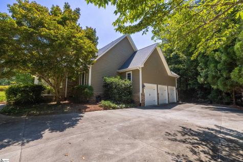 401 W Rockcliff Court Seneca SC 29672