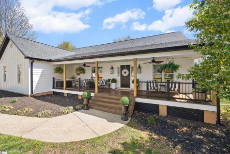 6396 Crosswinds Drive Clover SC 29710