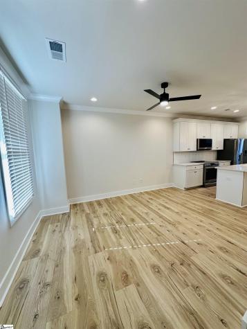 9 Hawthorne Lane Greenville SC 29605