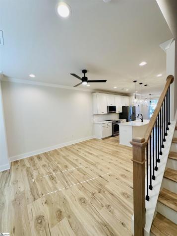 9 Hawthorne Lane Greenville SC 29605