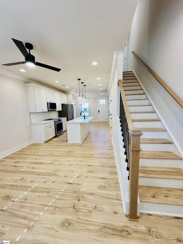 9 Hawthorne Lane Greenville SC 29605